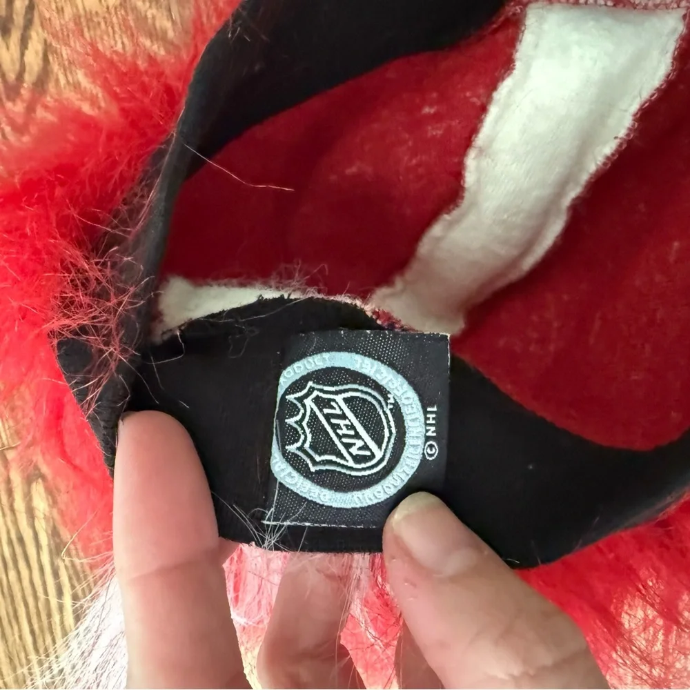 ⭐️ NHL Red Wings Fuzzy Hat